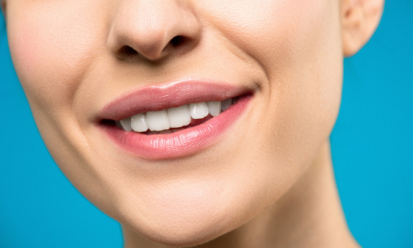 Wybielanie zębów – co warto wiedzieć i jak się przygotować?
